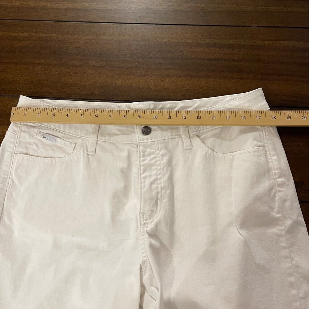 Lee Womens Relaxed Fit Straight Leg White Denim Jeans Size 16 capri - Picture 4 of 11
